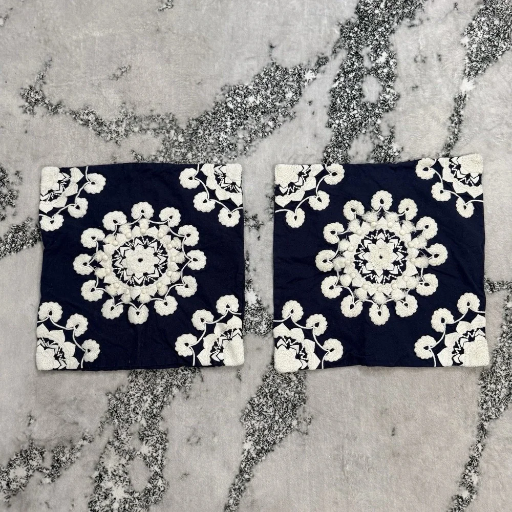 Pottery Barn Set Of 2 Navy Ivory Embroidered Floral Medallion Throw Covers 20X20